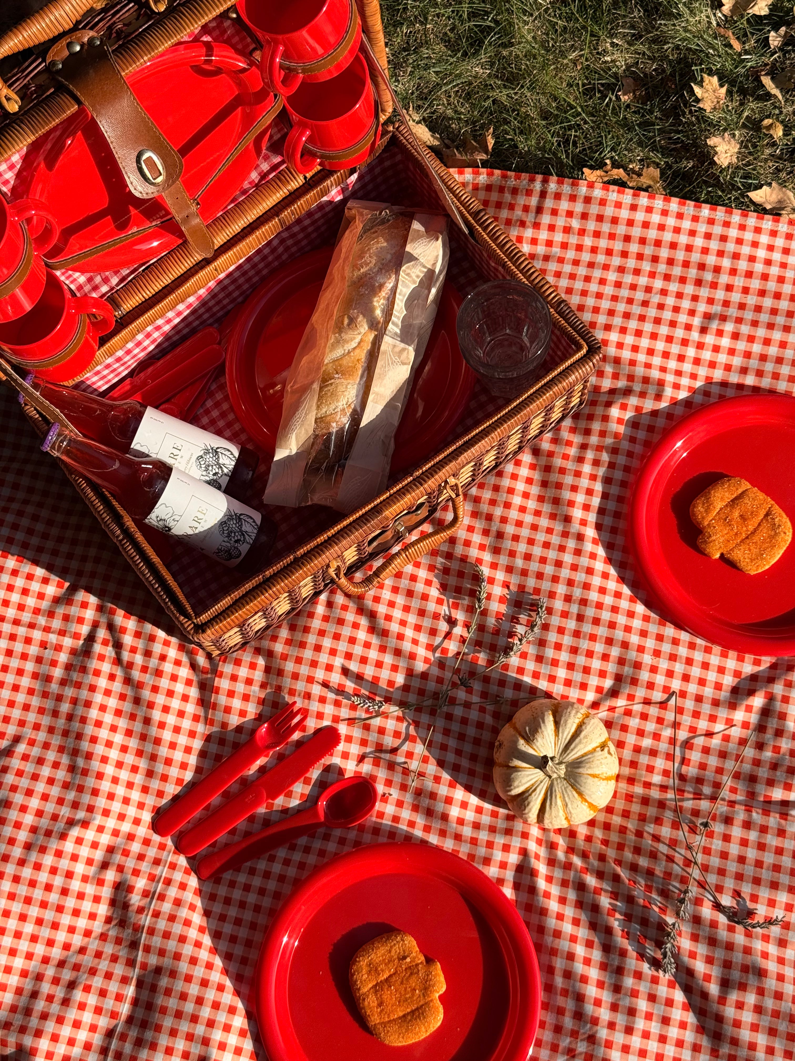 Vintage Wicker & Leather Picnic Basket – Complete Set with Red Plastic Dishes & Utensils